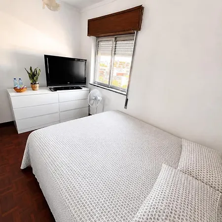 Privado Com Cama De Casal Em Penthouse Com Bbq * Portimão